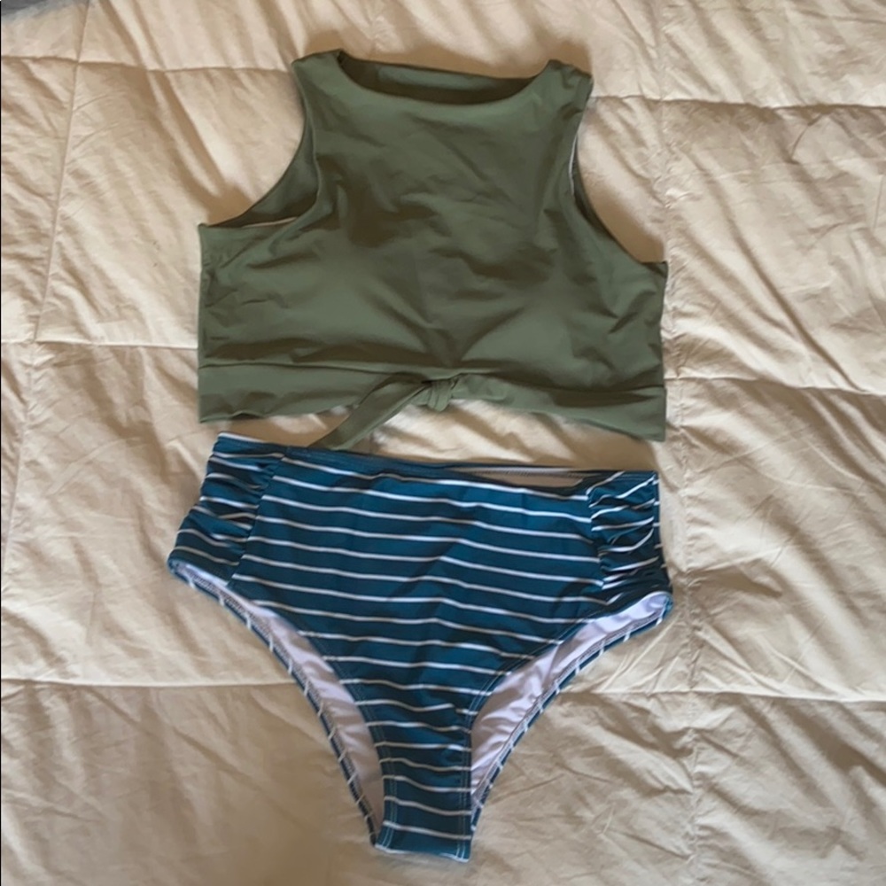 Mismatched bathing suite set- never been worn